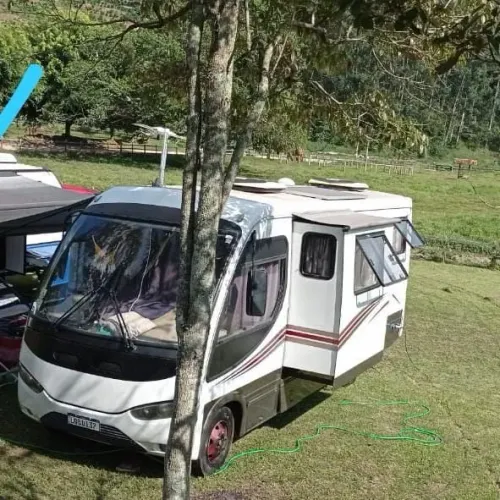 Motorhome Mercedes 915 montado em 2018 muito novo!