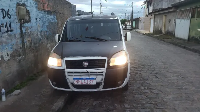 Fiat Doblo Essence 1.8 Flex 16V 5P 2012