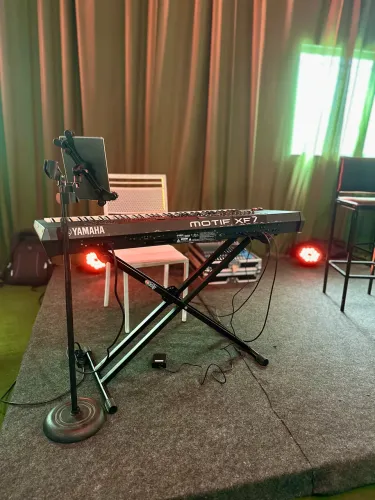 Yamaha Motif XF7 + Memória Flash 1gb e 512 com Case