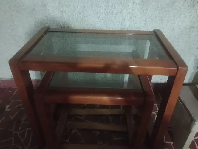 Dupla mesa de madeira,060cm de comp,0,30cm de largura.,0,40 de altura.