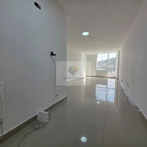 Sala Comercial de Alto Padrão em Condomínio de Luxo em Santa Rosa, Niterói-RJ: 1 sala, 1 b
