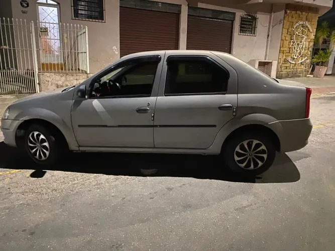 Renault Logan Authentique Hi-flex 1.0 16V 4P 2011