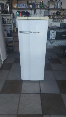 Vendo geladeira electrolux