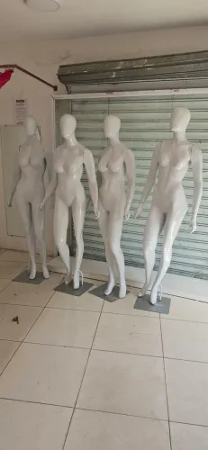 4 manequim cabeça de ovo