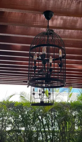 Pendente preto tipo gaiola