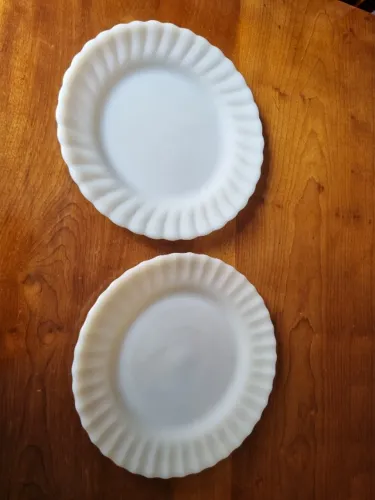 2 (dois) Pratos COLOREX Opalino Vintage