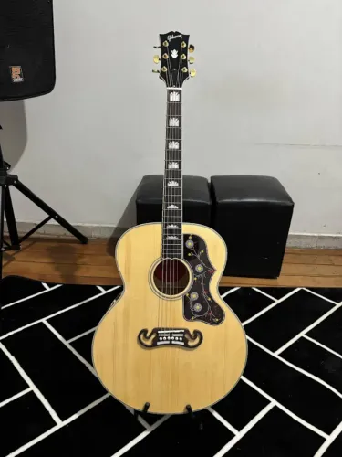 Violão Gibson SJ200