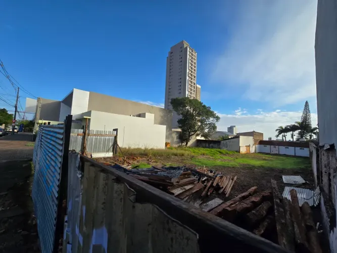Excelente Terreno no Centro com 660m² próximo do mercado Maçã Verde, Cascavel-PR.