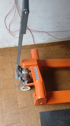 paleteira byg pra 3500 kg  