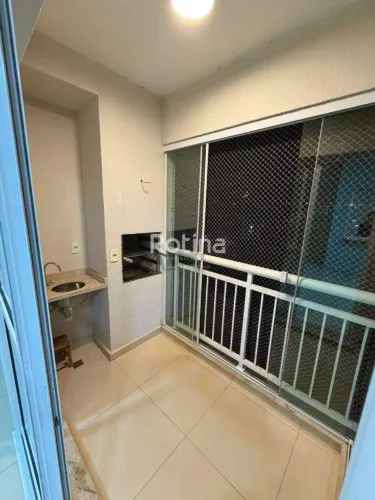 Apartamento de 2 quartos com suíte, varanda gourmet e lazer completo no Tubalina