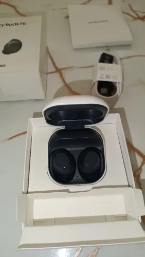 Galaxy Buds FE Grafite - COM DEFEITO