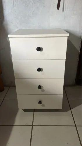Cômoda de 4 gavetas MDF