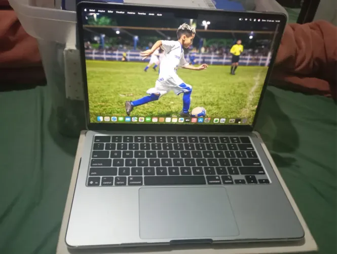 Mac Book air 2025