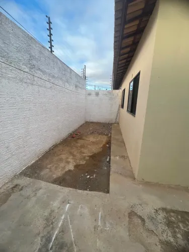 VENDO CASA EM AREINHA VIANA
