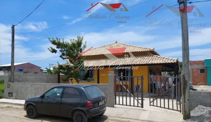 Ótima Casa à Venda em Condomínio Fechado-Unamar / Cabo Frio-RJ
