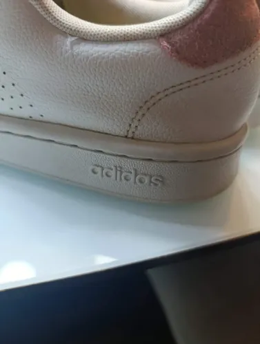 Tênis Adidas couro