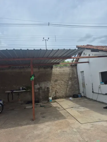 Vende se madeira e telhas valor baixo