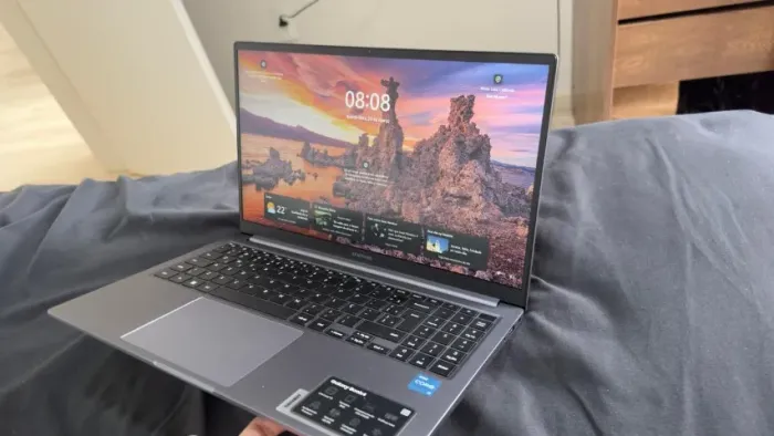 Notebook Samsung Galaxy Book4 i3 8GB 256GB SSD 15,6" FHD - Seminovo, 2 Meses de Uso