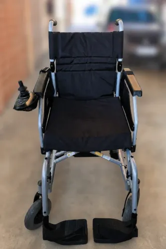 CADEIRA DE RODAS MOTORIZADA