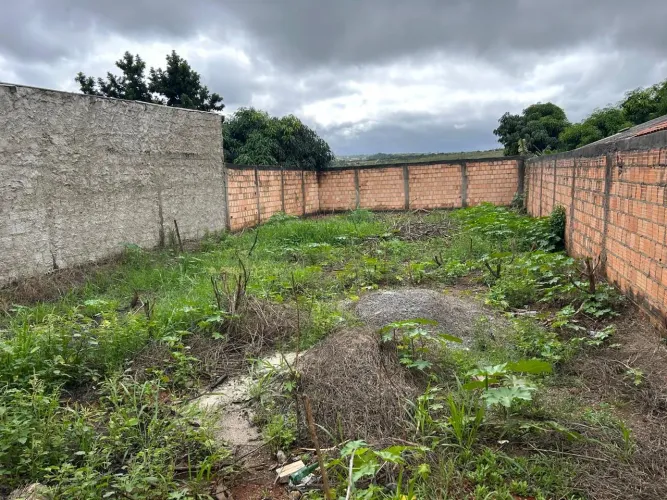 Lote Murado 10x25m à venda - ótima localização - pronto para construir - Novo gama