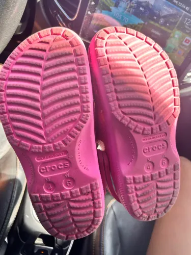 CROCS SEMI NOVA