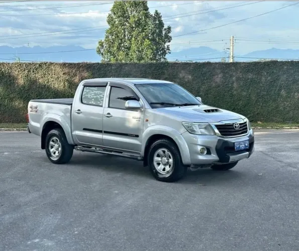 Toyota Hilux CD D4-d 4X4 3.0 TDI Dies. Mec. 2013