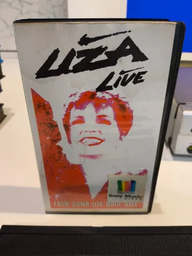 Fita VHS Liza Minnelli - Liza Live From Radio City Music Hall - Rara