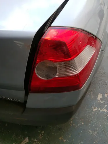 Lanterna traseira direita Renault Megane sedan
