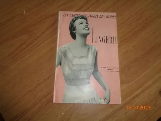 Antiga Revista da Moda Francesa Les Cahiers Du Jardin Des Modes