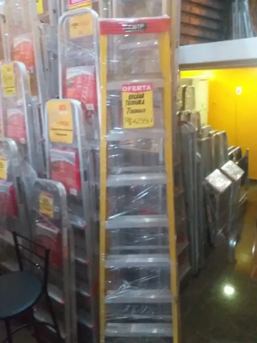 Escada de Fibra Duplo AcessoTesoura Prática 7 Degraus 