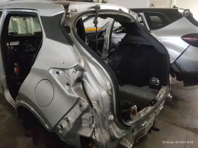 traseira Nissan kicks 