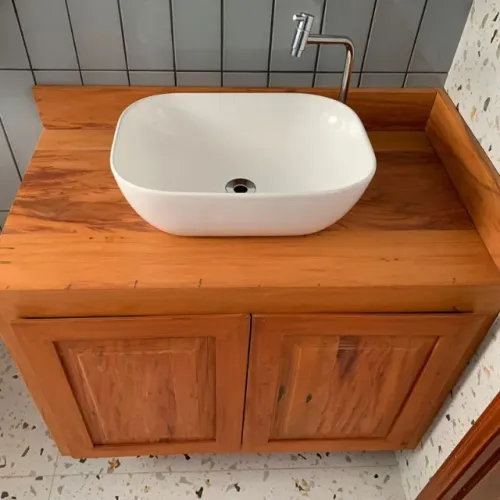 Armarinho Para Lavabo Em Peroba Rosa