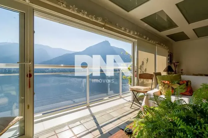 Apartamento - Padrão / Residencial / Lagoa