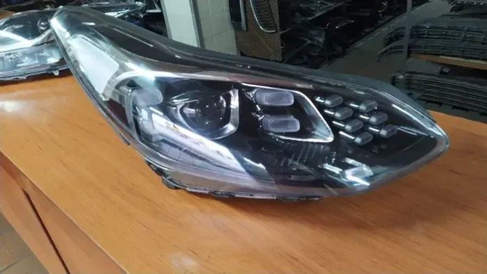 Farol Kia Sportage 2021 2022