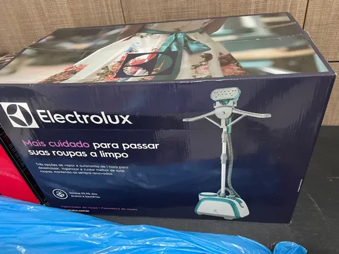 Passadeira a vapor Electrolux, modelo GST10, nova custa R$1.150
