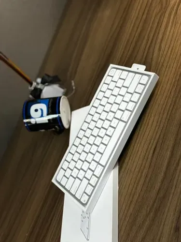Teclado Apple Magic keyboard With Touch ID *Deslacrado* (Semi Novo - Loja Fisica)