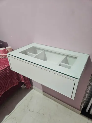 Penteadeira suspensa com Vidro - Nova - Fabricação própria