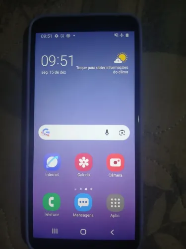 Celular j8