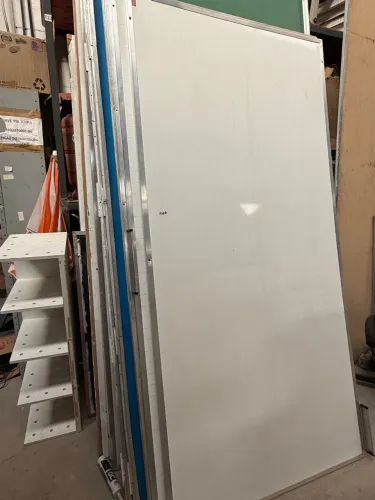 Quadro branco grande quadriculado ótimo estado de conservação 