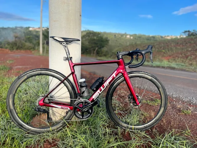 Bicicleta Swift RaceVox Factory M 2025