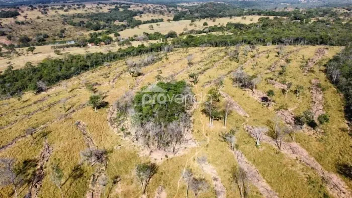 FAZENDA Á VENDA DE 15 ALQUEIRES EM RIO QUENTE GOIÁS