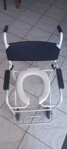 Cadeira de Banho com Rodas - Usada