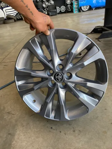 Rodas aro 17 Corolla 5/100 originais 