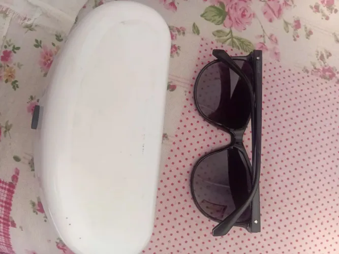Oculos escuros importado de marca 