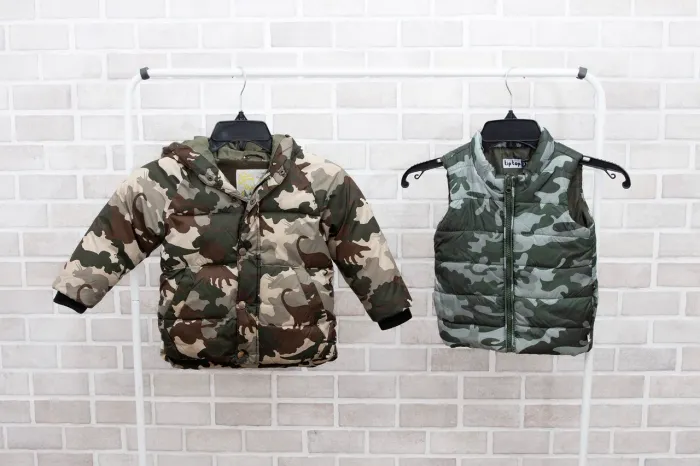 Blusa infantil camuflada zara + colete infantil Tip Top