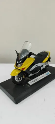 Moto miniatura Yamaha XP500 TMAX 2001 - Colecionador