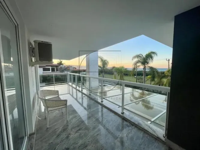 Casa 1.050m2 vista mar em Jurerê In