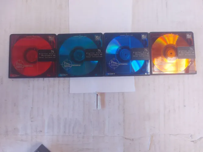 MiniDiscs (MDs)