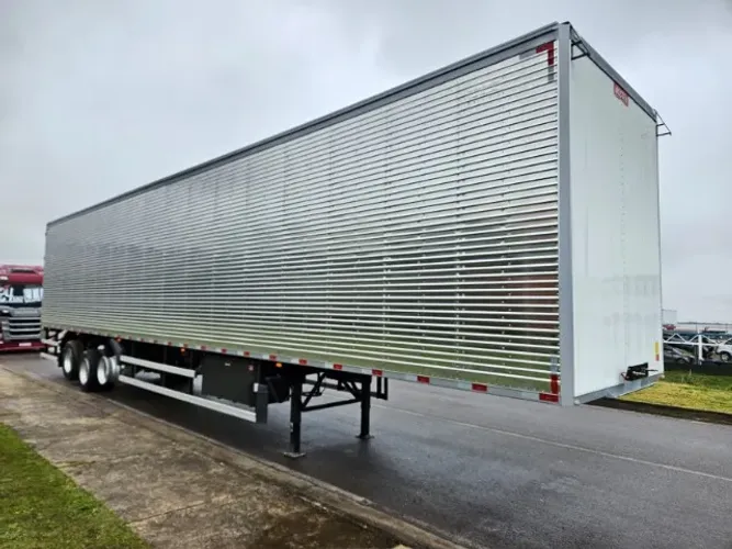 Carreta Baú Nostra Ano 25 0km Pronta Entrega 30 plts Sem pneu 15.40 x 2.90 2  erguedor