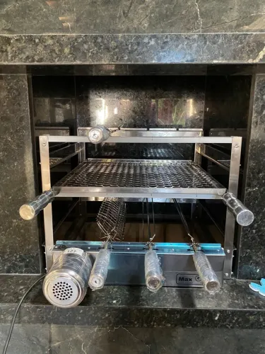 Gira Grill sob medida em aço inox